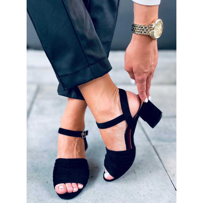 Marika Mustat korkokengät sandaalit 2