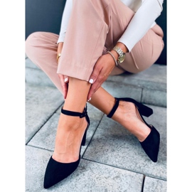 Pumput Lauren Black -postiin musta 1