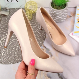 Pumput helmenbeigellä Sergio Leonella kultainen 1