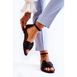 Muodikkaat naisten mustat nahkaiset Astana-sandaalit 2