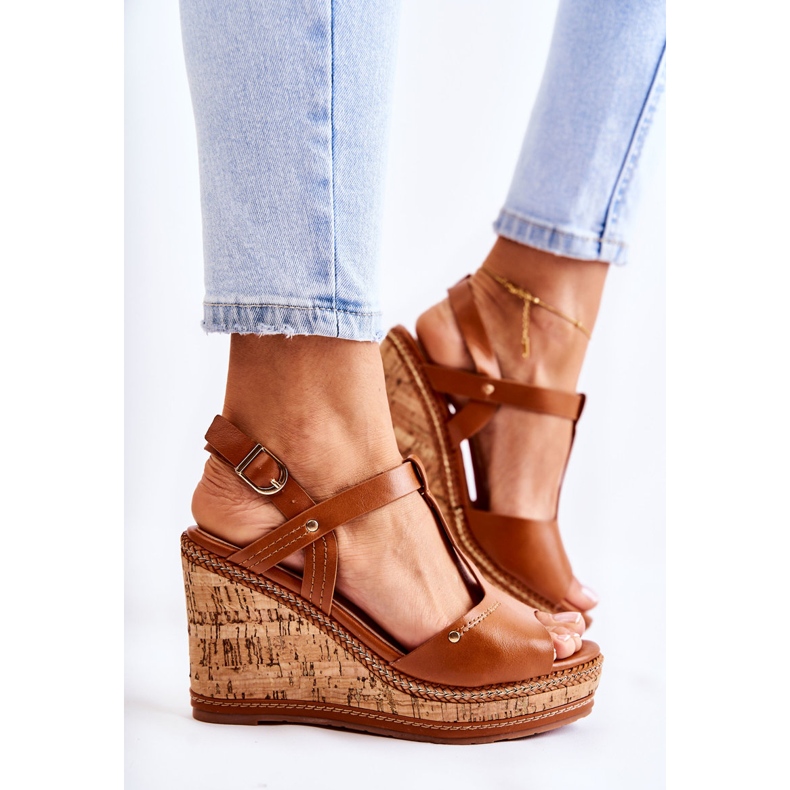 PG1 Klassiset nahkasandaalit ruskealla Valorin-kiilalla 2