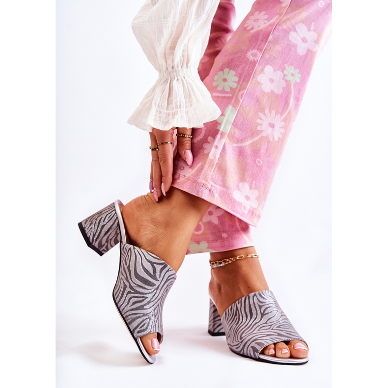 Naisten nahkaiset tossut korkeakorkoisella seepranharmaalla Nessitalla hopea 2