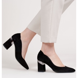 Marco Shoes Musta mokkanahkainen pumppu, jossa metallinen kantapää 2