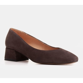 Marco Shoes Ruskeat mokkapumput, joissa V-pääntie 1