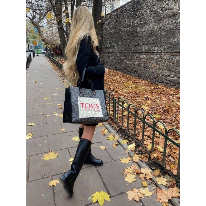 Marco Shoes Korkeat litteät saappaat, jotka on valmistettu luonnollisesta kohokuvioidusta nahasta musta 1