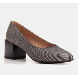 Marco Shoes Naisten pumput on valmistettu luonnollisesta, pehmeästä nahasta, jossa on hopearaidat musta 1