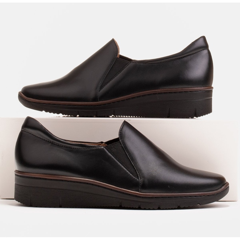 Radoskór Mukavat kengät leveämmälle jalalle kevyellä pohjalla musta 1