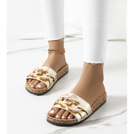 Kultaiset tossut Derbi-ketjulla kultainen 1