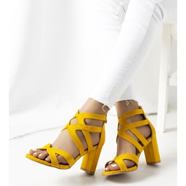 Keltaiset sandaalit Maddox-tolppassa keltainen 1