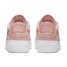 Nike Blazer Low Platform DN0744-600 kengät vaaleanpunainen 1