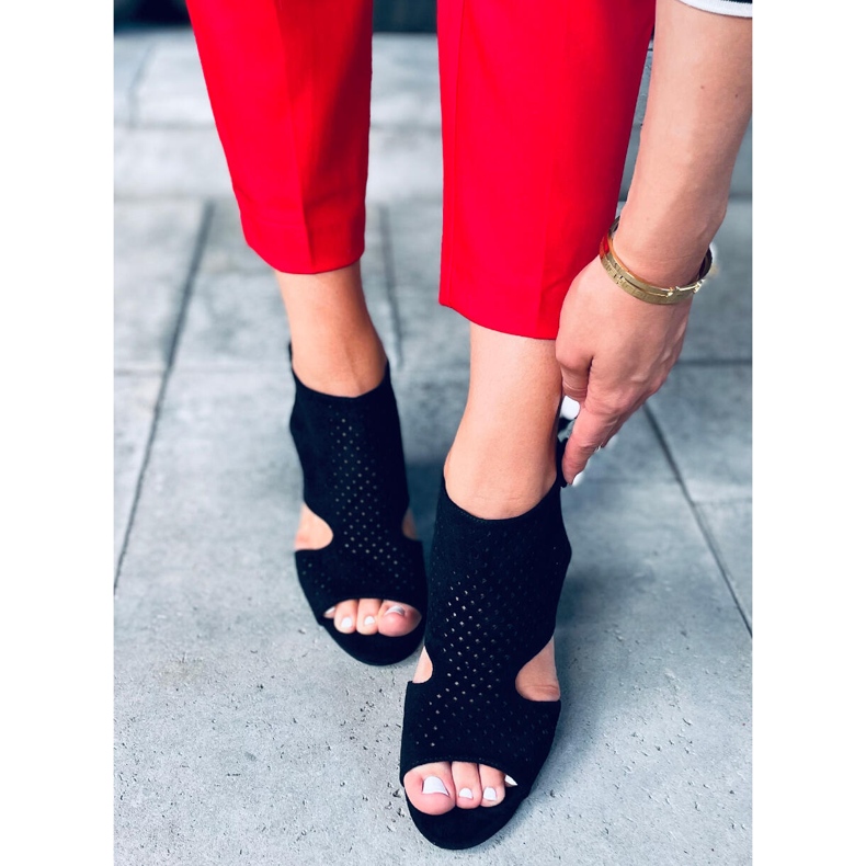 Guala Mustat korkeakorkoiset harjakattoiset sandaalit 2