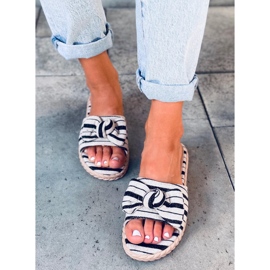 Adana Mustat naisten tossut beige 1