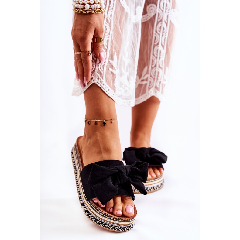 PG1 Naisten tossut massiivisella alustalla, jossa on rusetti musta Macardi 1