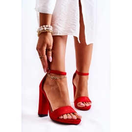 PG1 Klassiset mokkanahkasandaalit punaisessa Aveira-postissa punainen 1