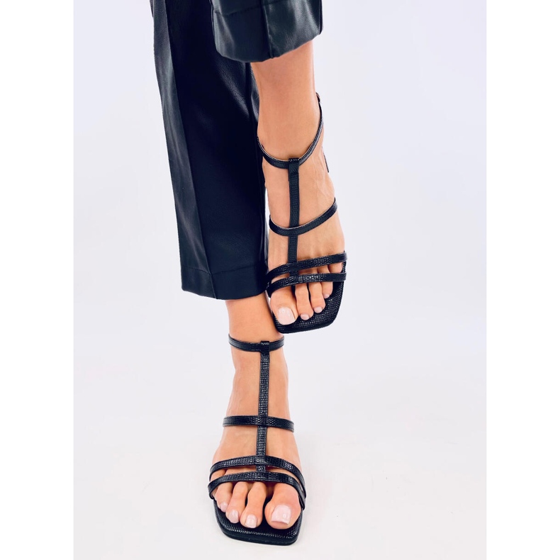 Vinta Mustat korkeakorkoiset sandaalit 1