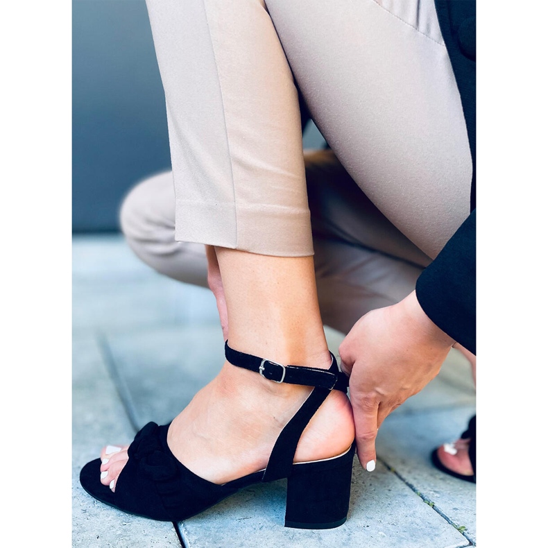 Giselle Mustat korkokengät 1