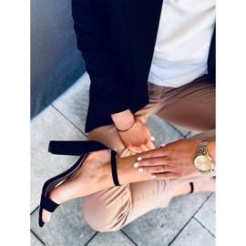 Ariel Black Sueden korkeakorkoiset sandaalit musta 1