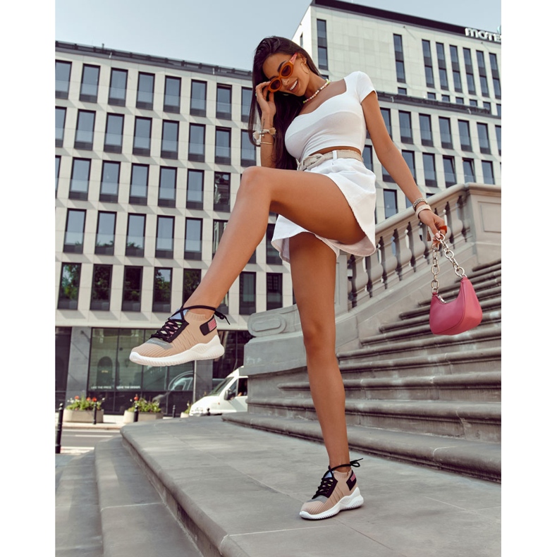 Naisten urheilukengät Slip-on tennarit Beige Klayra 1