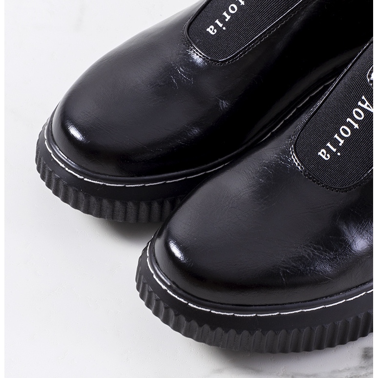 Mustat brogut Siddons-alustalla 1