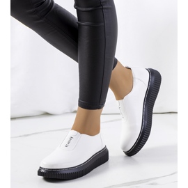 Valkoiset broguet Siddonsin alustalla valkoinen 1