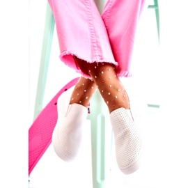 FK2 Naisten valkoiset Viviana Slip-On -kengät valkoinen 2