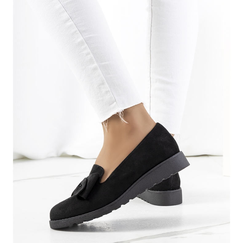 Mustat kengät Poolse-kiilassa 1