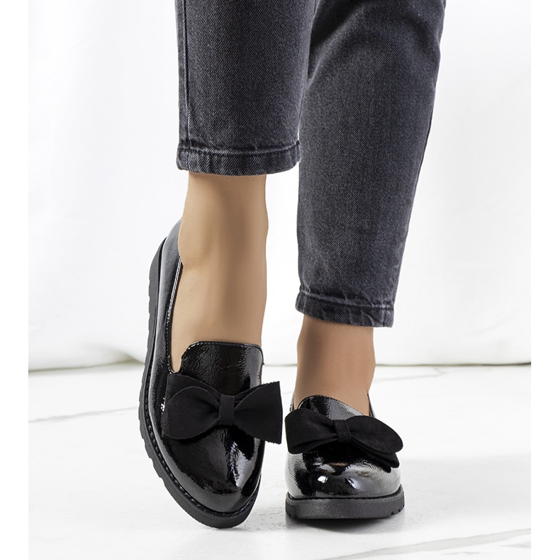 BM Voeren mustat lakatut kengät 1