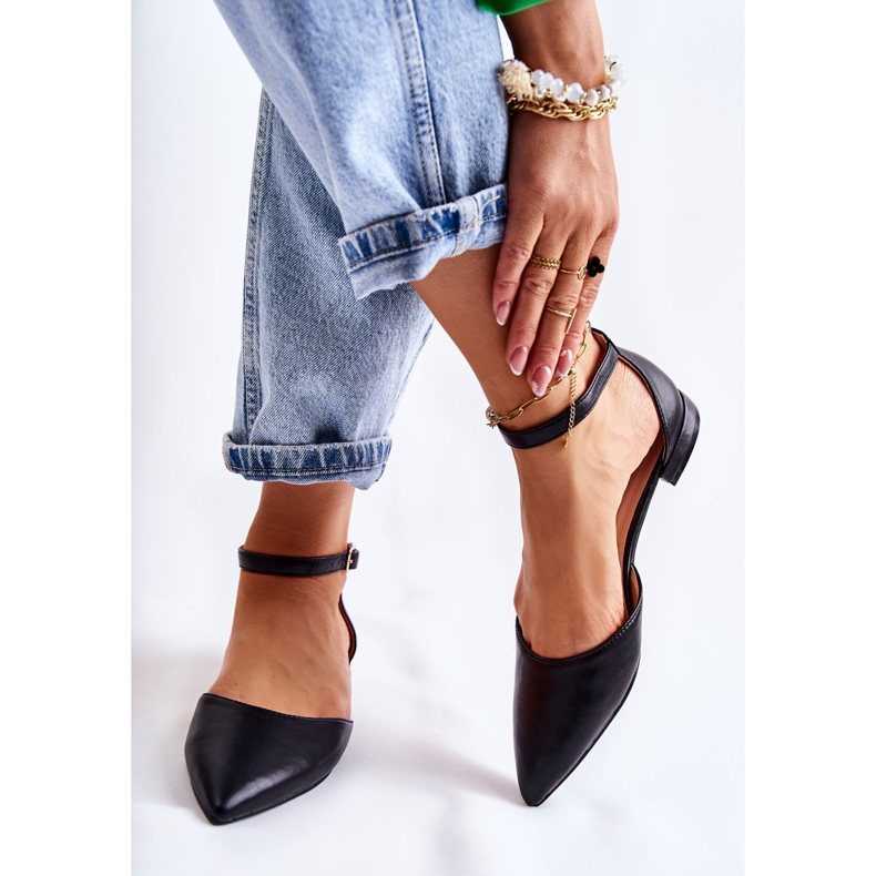 WD1 Naisten nahkaiset ballerinasandaalit Spitz Black Caprisessa musta 2