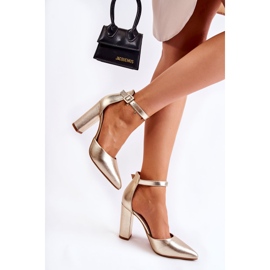 WS1 Nahkapumput korkealla kultaisella salirapilarilla kultainen 2