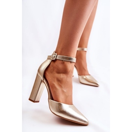 WS1 Nahkapumput korkealla kultaisella salirapilarilla kultainen 1