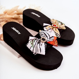 WJ1 Naisten valkoiset Silana Foam Wedge -tossut valkoinen monivärinen 2