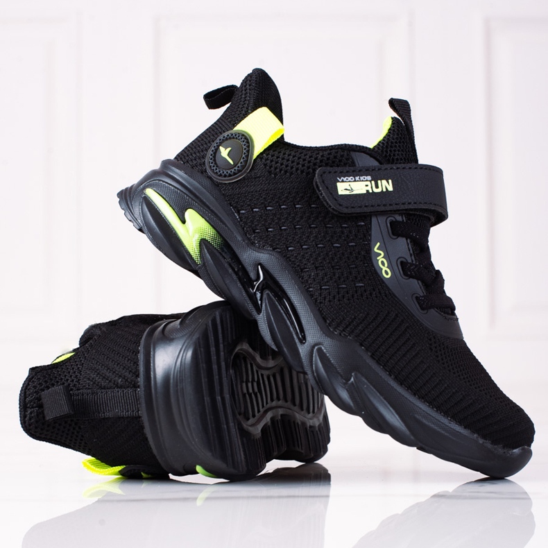 Urheilulenkkarit pojille Vico mustat 1