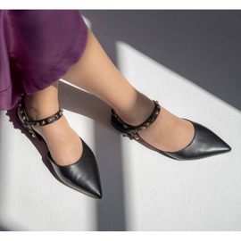 Marco Shoes Mustat sandaalit nappeilla 1