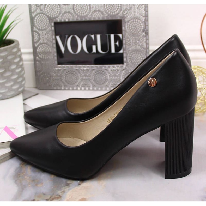 Pumput Vinceza W JAN126A pylvään mustaan 2