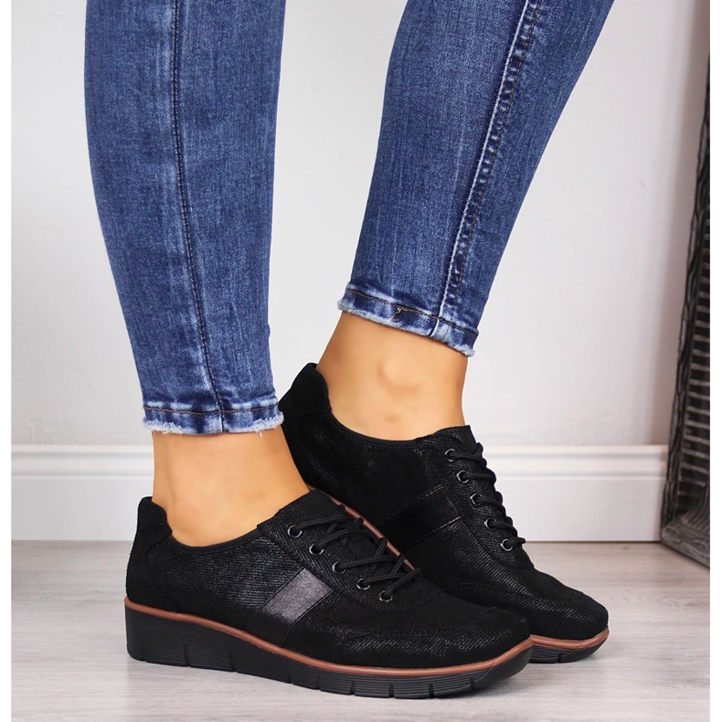 Nahkaiset naisten kengät kiilalla musta ja ruskea Filippo 1