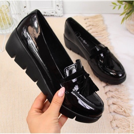 Mustat kiiltonahkaiset naisten kengät Filippo 2