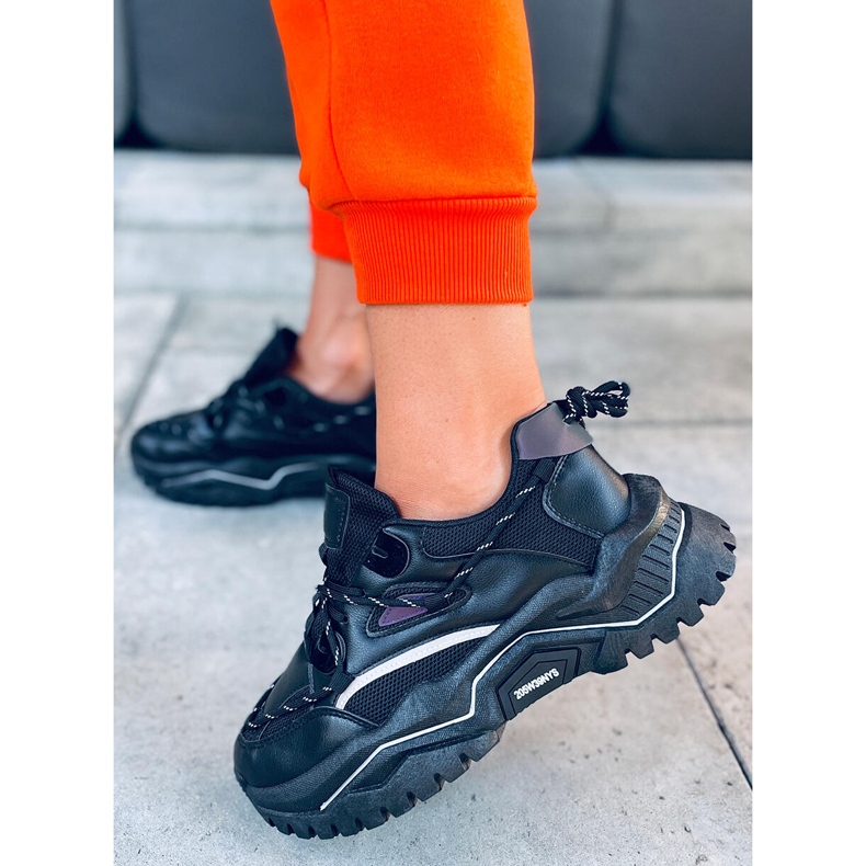 Berta Black tennarit musta 1