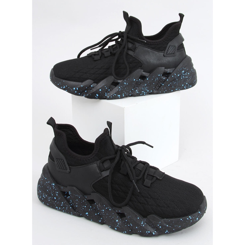 Indu Black sukkaurheilukengät musta 2