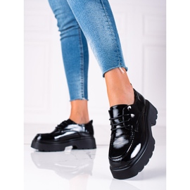 Mustaksi lakatut Vinceza-kengät 1