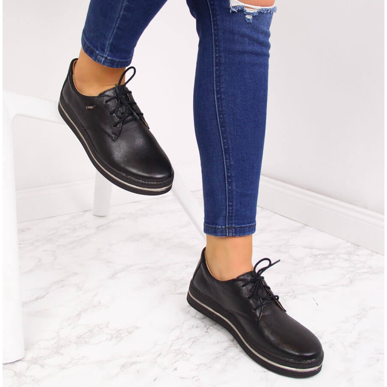 Mustat nahkaiset naisten kengät Helios 380 1