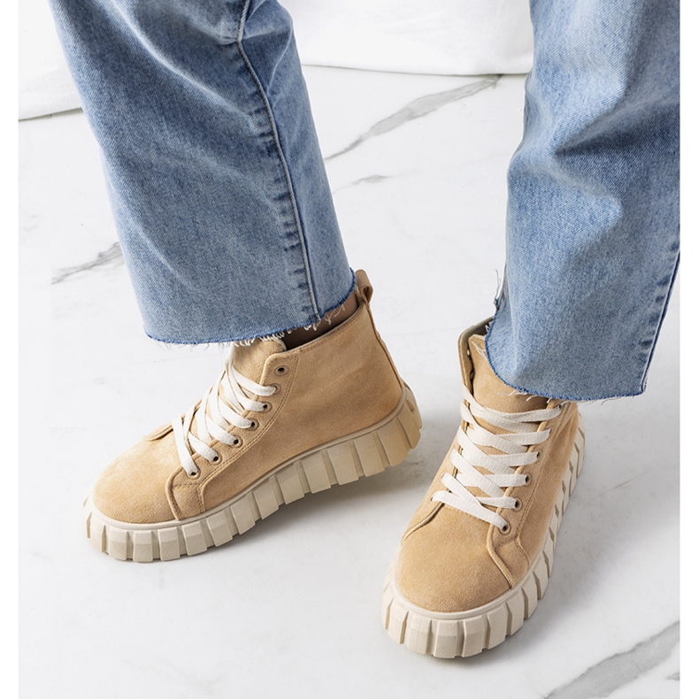 Beiget lenkkarit Christal-tasolla 1