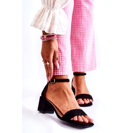 Naisten mokkanahkaiset korkeakorkoiset sandaalit, musta 1