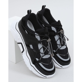 Amica mustat tennarit 1