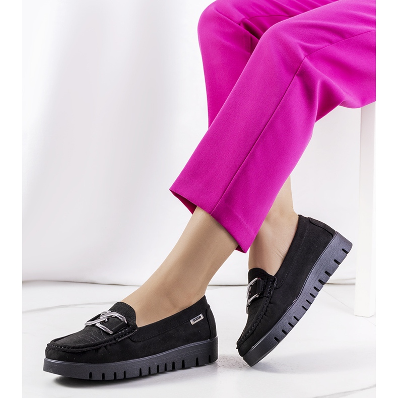 Mustat loaferit Campinin alustalla 1