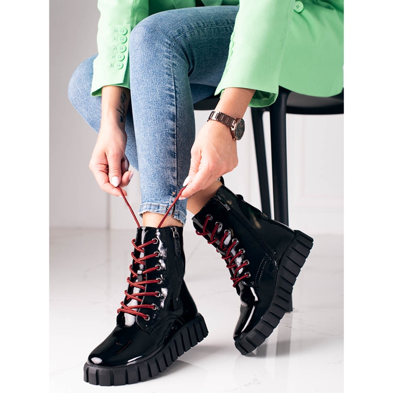 W. Potocki Mustat pitkät työntekijät Potockin alustalla 2