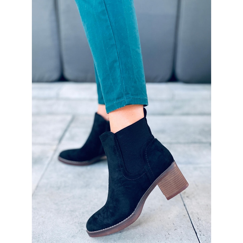 Täyte Mustat leveäkorkoiset saappaat 1