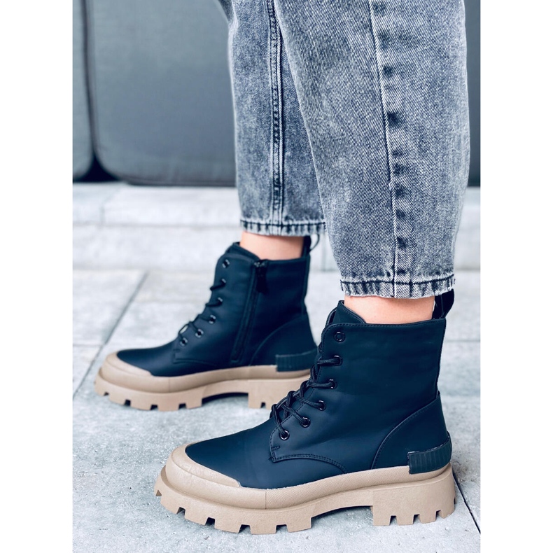 Toma Black vaelluskengät musta 2