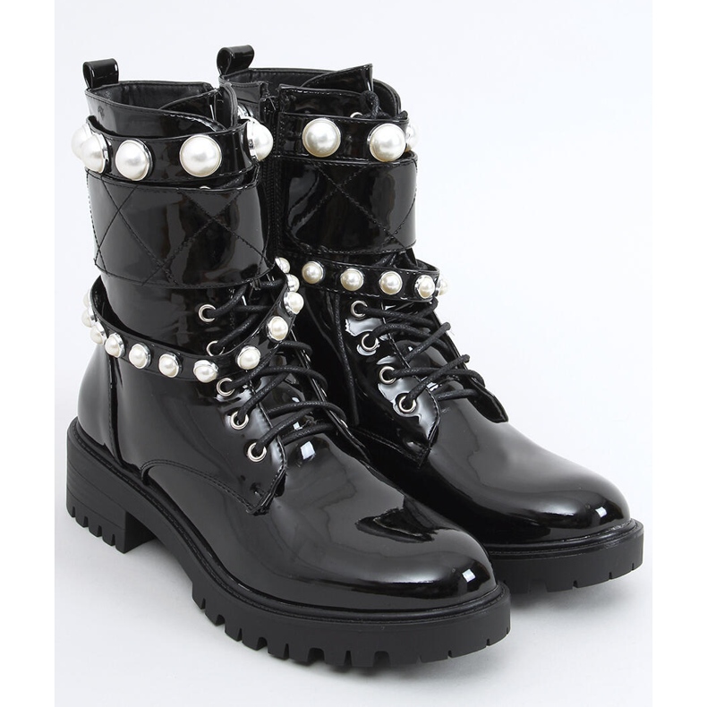 Lakatut laukut Beni Black helmillä musta 2