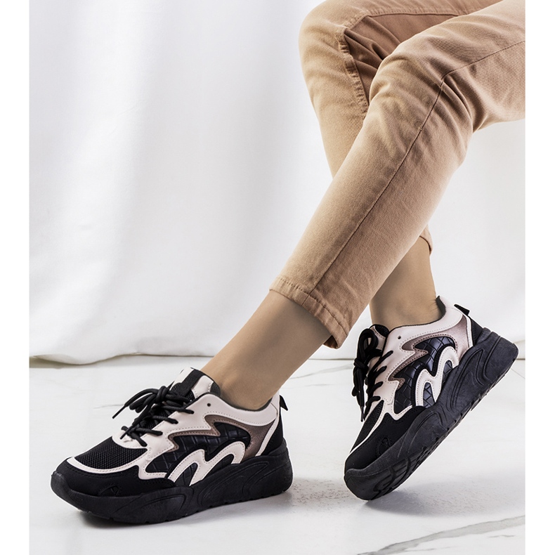 Mustat Brito lenkkarit valkoinen 1