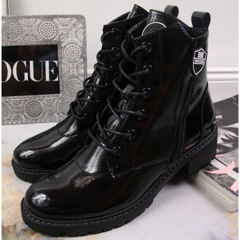 Eristetyt saappaat Vinceza W JAN138A mustaksi lakatut 2